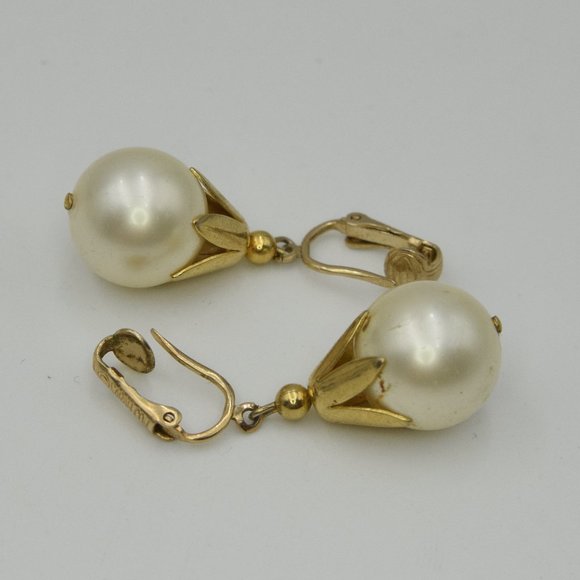 Vintage Sarah Coventry Faux Pearl Clip Earrings - Picture 1 of 5